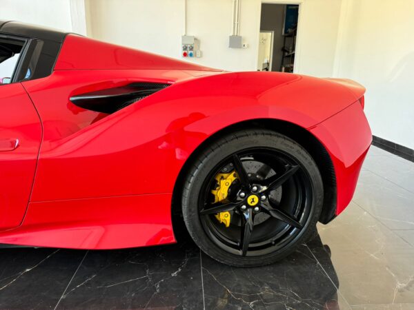 Ferrari F8 Spider - Image 8