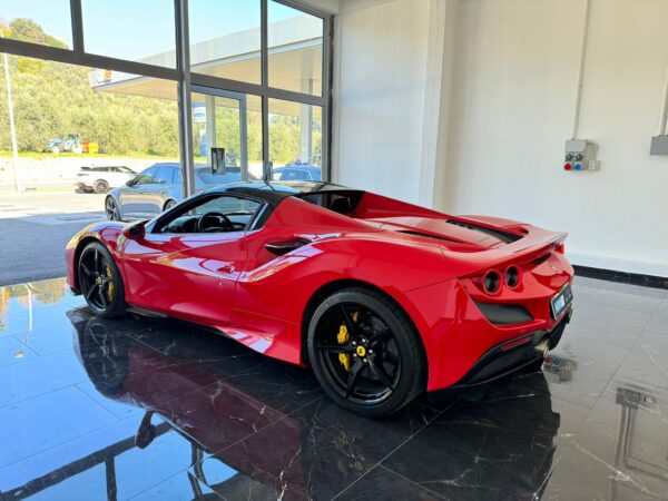 Ferrari F8 Spider - Image 14