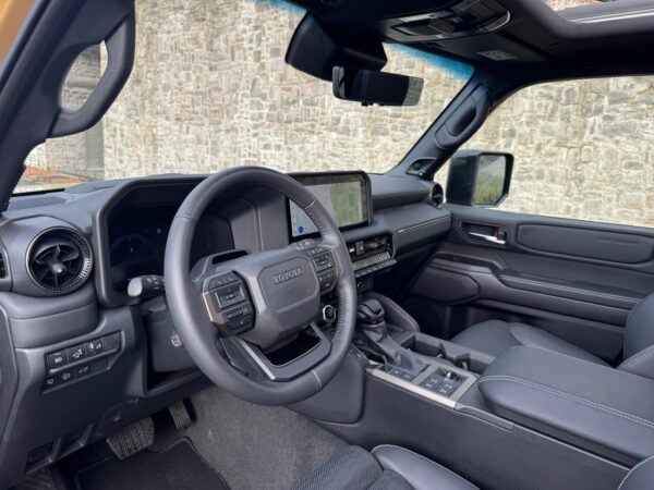 Toyota Land Cruiser - Image 8