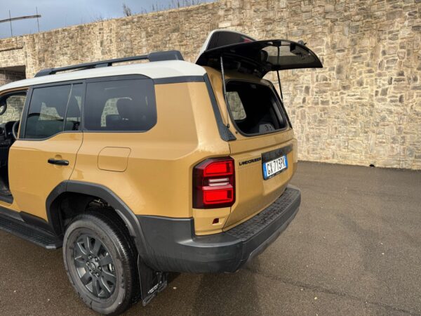 Toyota Land Cruiser - Image 7