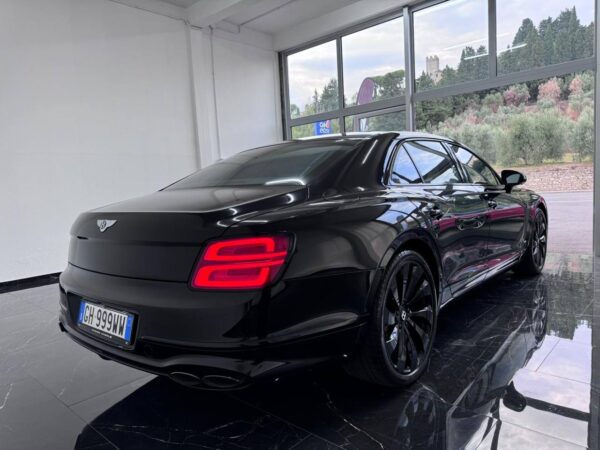 Bentley Flying Spur - Image 6