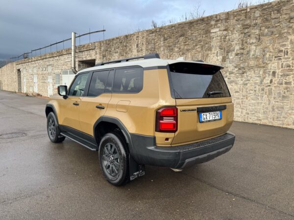 Toyota Land Cruiser - Image 9
