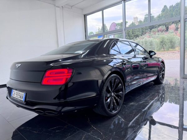 Bentley Flying Spur - Image 16